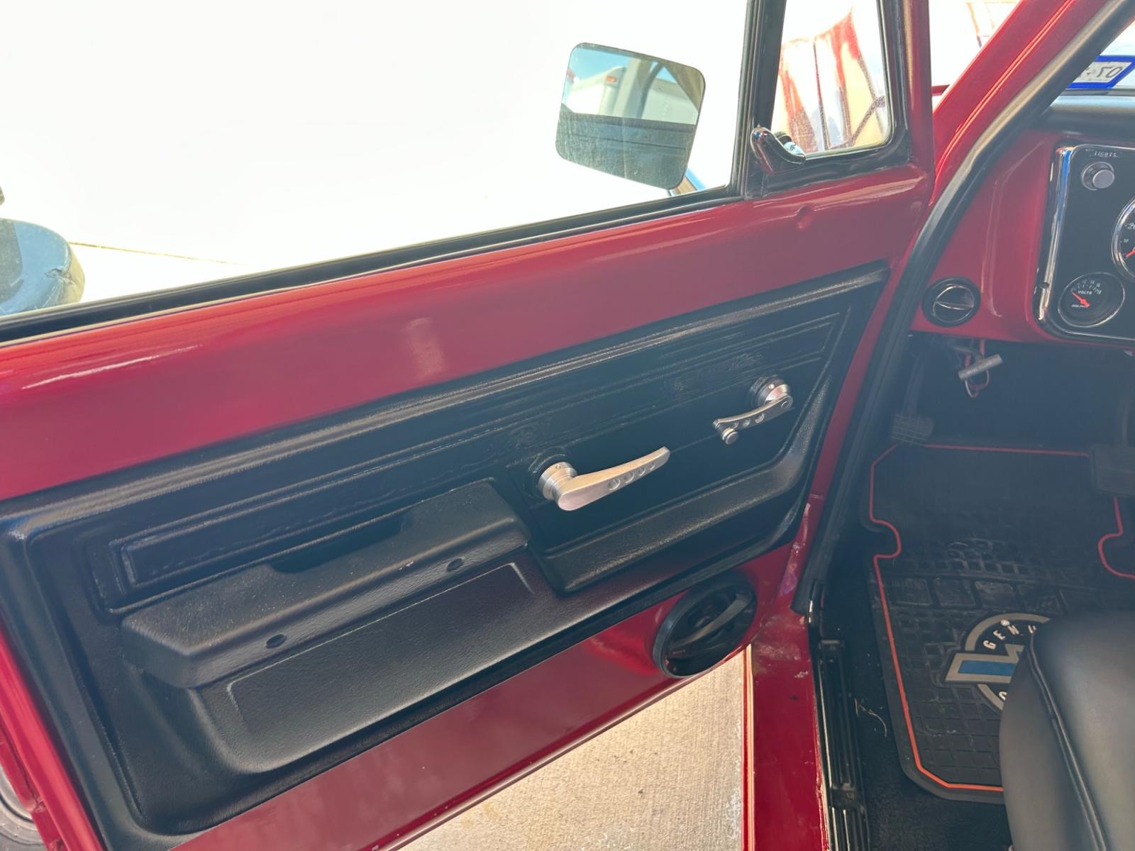 1972 Red Chevrolet C10 (CCE142A1201) , Automatic transmission, located at 1687 Business 35 S, New Braunfels, TX, 78130, (830) 625-7159, 29.655487, -98.051491 - 580 Horse Power - Photo #13